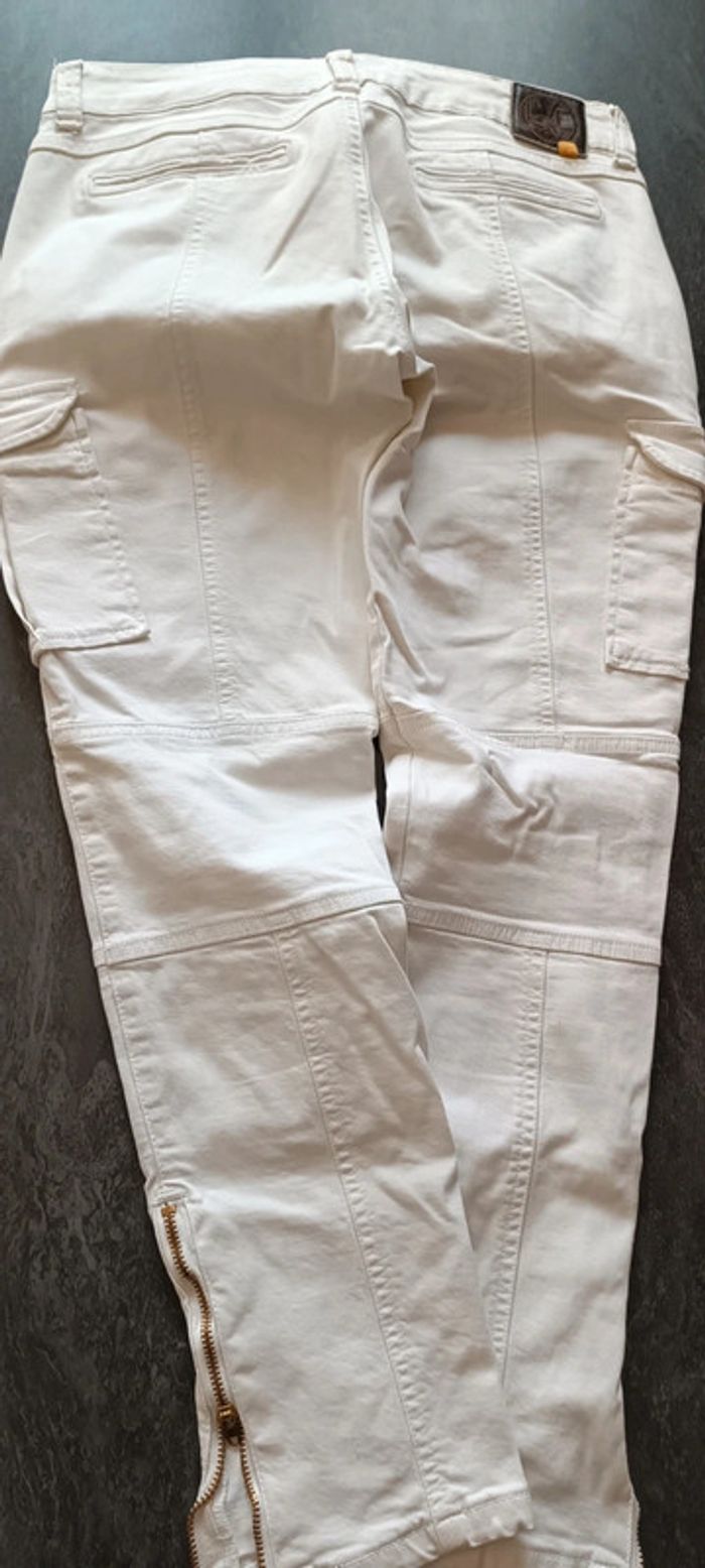 Jeans poches sur les côtés - photo numéro 2