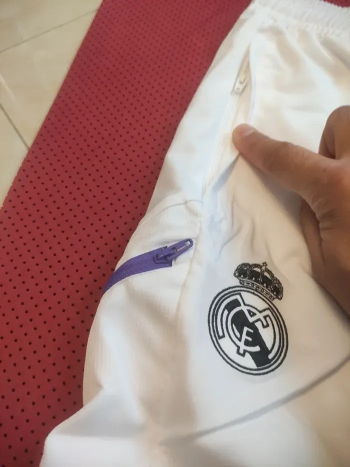 Pantalon de foot Real Madrid, Adidas Authentique Officiel taille enfant 15/16 ans, Neuf - photo numéro 7