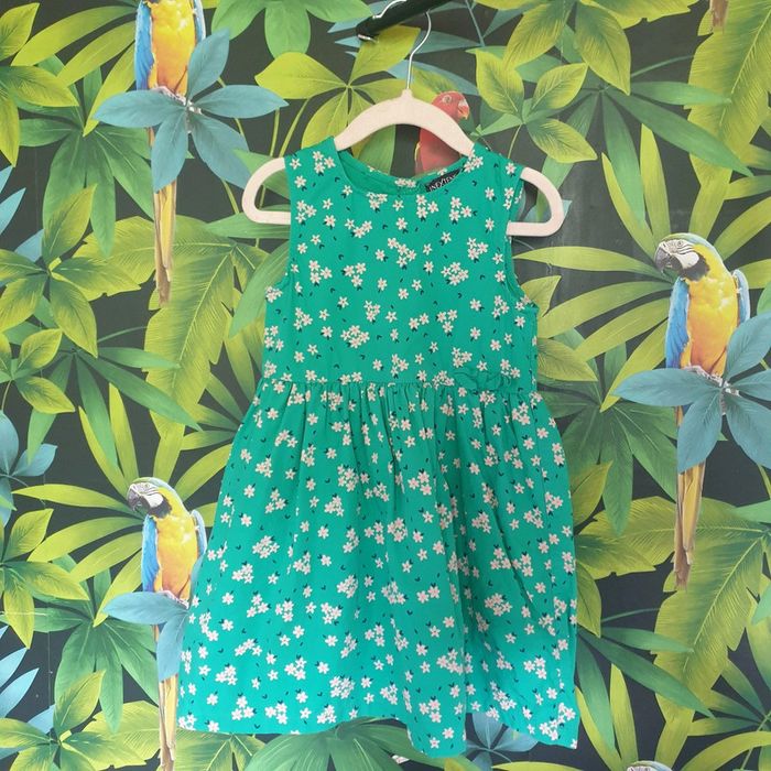 Robe été fleurs blanches