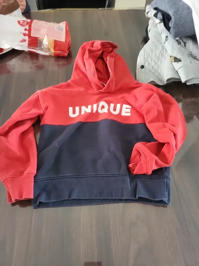 Pull sweat a capuche 6 ans - photo numéro 6