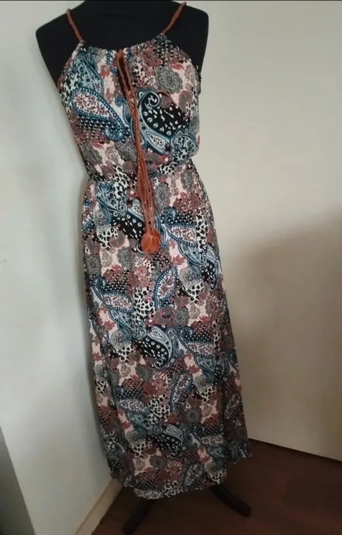 Jolie robe longue taille unique