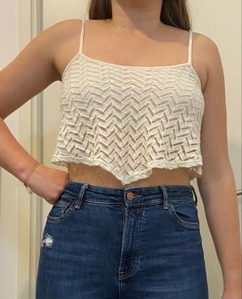 Crop top crochet blanc à bretelles 
