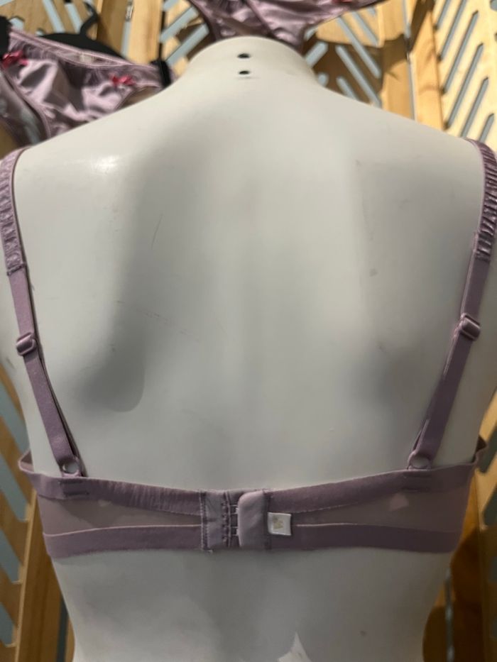 Ensemble lingerie Wonderbra 95C et taille 2 - photo numéro 6