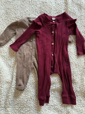 Lot 2 ensembles bébé fille combinaison bordeaux et beige 62 cm