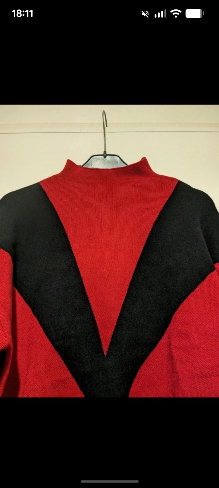 Pull Bodyflirt rouge et noir. Taille 38/40 - photo numéro 3