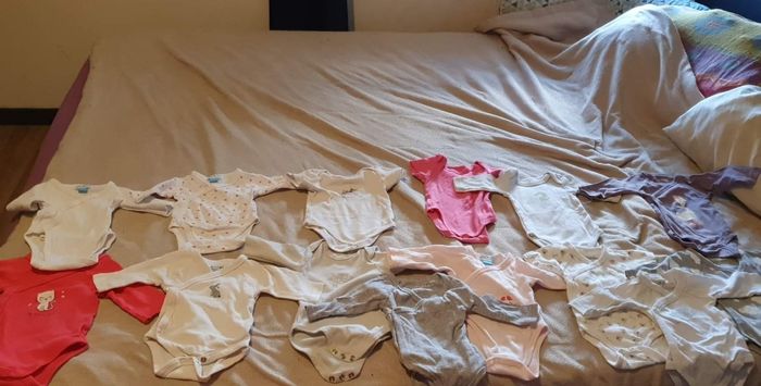 Vêtements naissance à 1 mois fille - photo numéro 4