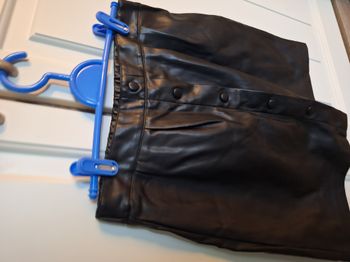 Jupe Skai Taille 38 neuve noire