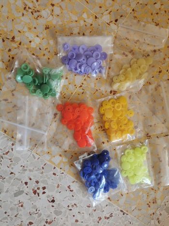 Lot de boutons de pressions neufs