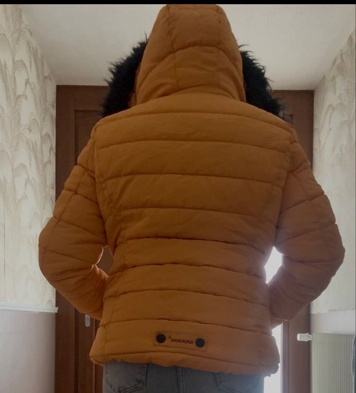 Manteau jaune - photo numéro 2