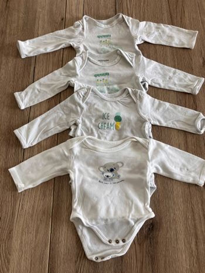 Lot bodies 6 mois - photo numéro 3