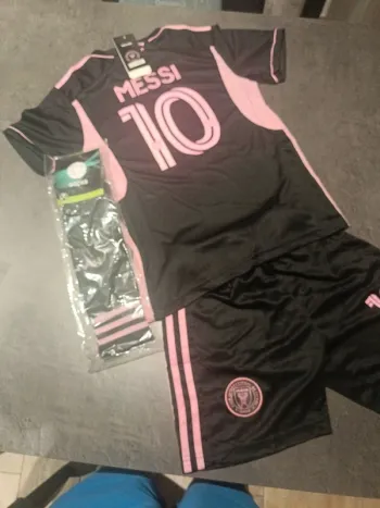 Tenue foot Léo Messi Inter Miami noir/rose t.22