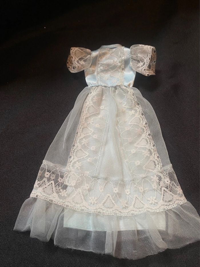 Robe bleu pâle barbie