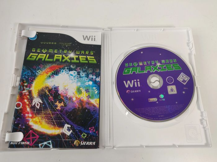 Geometry Wars Galaxies - Jeu wii - pal français complet très bon état - photo numéro 2