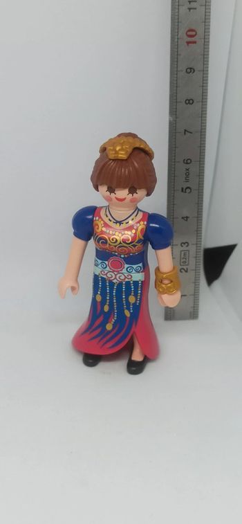 Femme princesse voyante avec robe multicolore playmobil