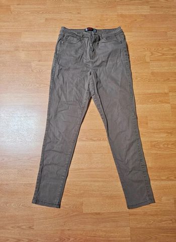 Magnifique jean skinny kaki