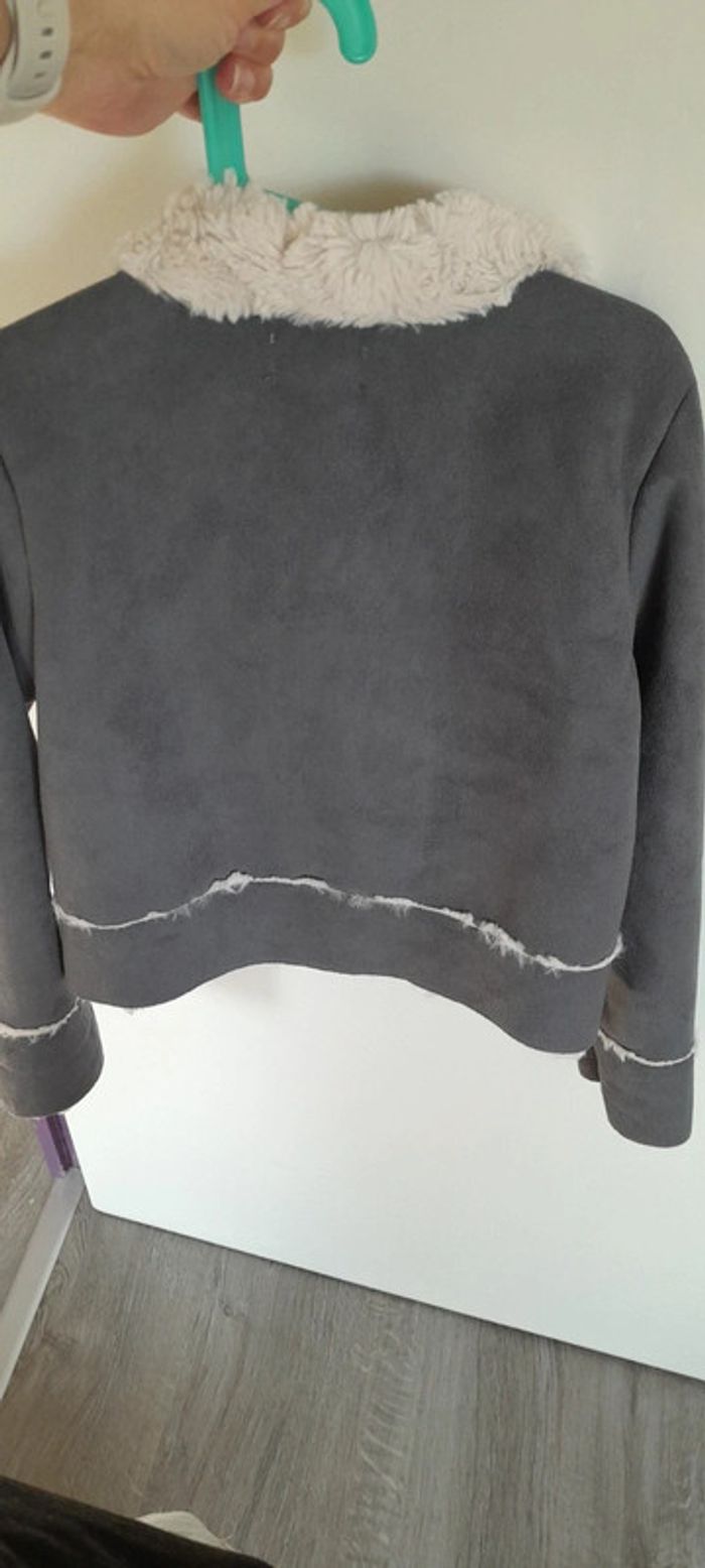 Jolie veste en daim grise - photo numéro 3