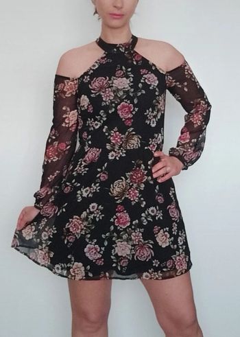 Robe chic fleurie épaules ouvertes taille 36