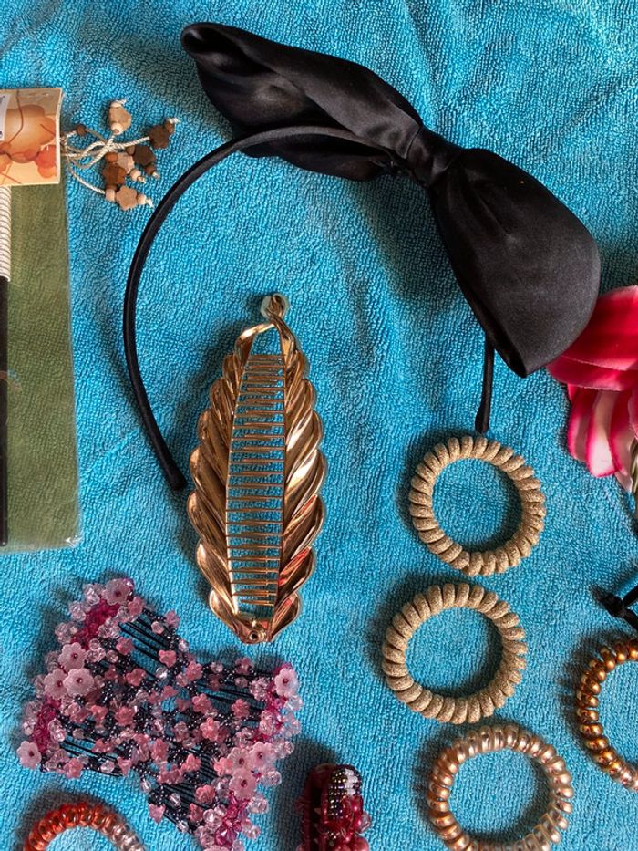 Gros lot d’accessoires pour cheveux TBE - photo numéro 6