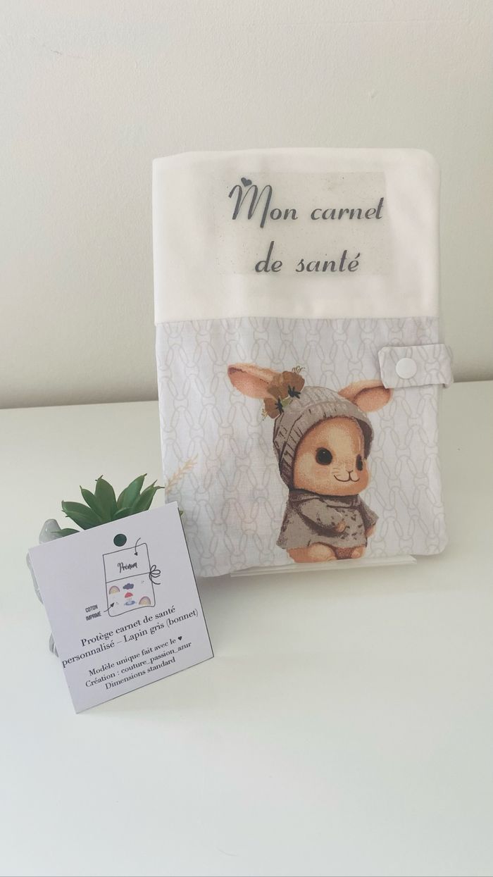 Protège carnet de santé personnalisable bébé enfant prénom lapin bonnet - photo numéro 2