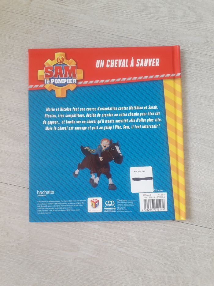 Livre Un cheval à sauver Sam le pompier - photo numéro 2