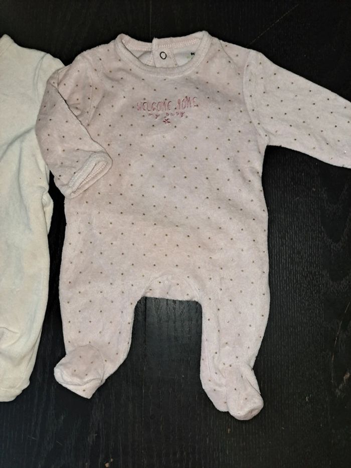 Lot grenouillères/pyjamas fille - photo numéro 2