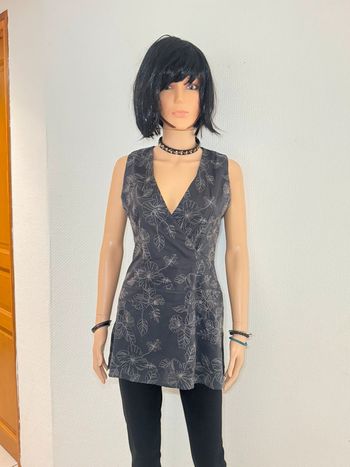 🌱 Sublime Tunique  grise col V  brodé en TBE 🌱