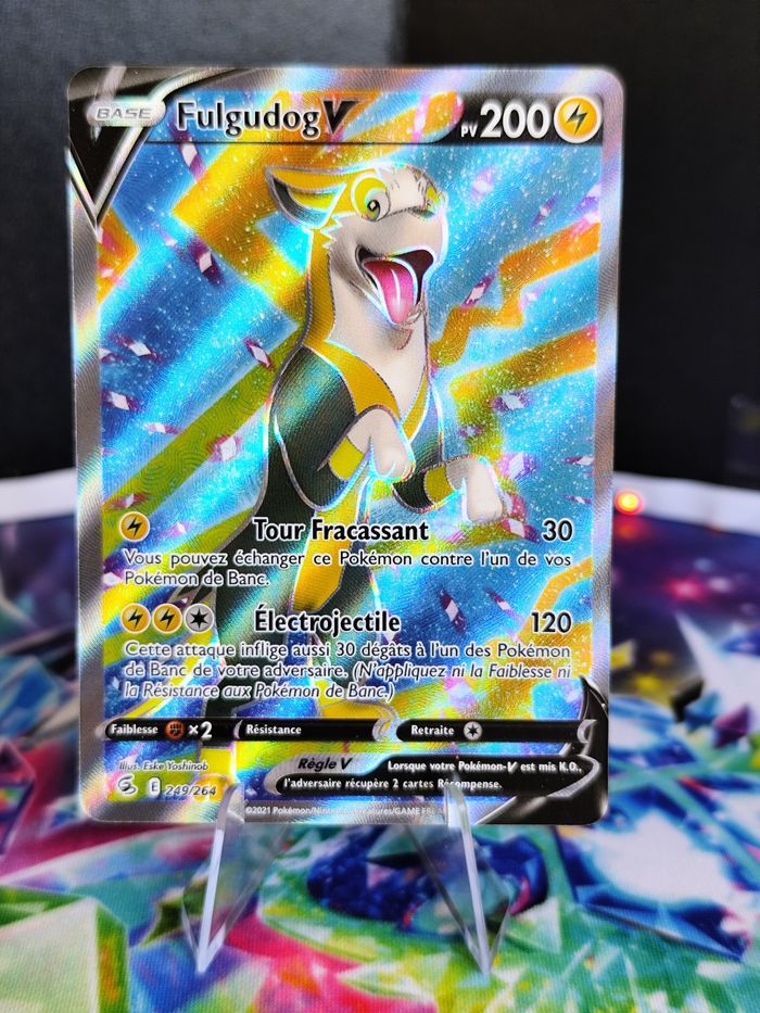 Carte pokémon neuve 🇨🇵 Fulgudog V 249/264 FA Poing de Fusion