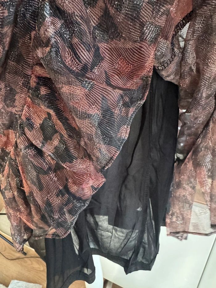 Magnifique robe manches longues noir fleuries brillant taille L - photo numéro 4