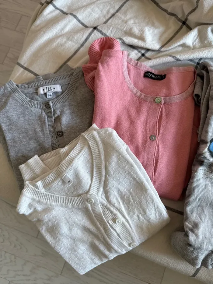 Lot pulls et gilets - photo numéro 2