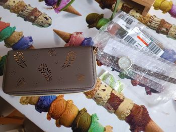 Porte feuille (porte monnaie) + montre neuf