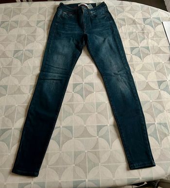 Jean femme 26/32 (S ou 36) - Tommy Jeans -Neuf avec étiquette