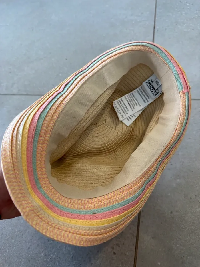 Chapeau Minnie mouse taille 51/52, très bon état - photo numéro 3