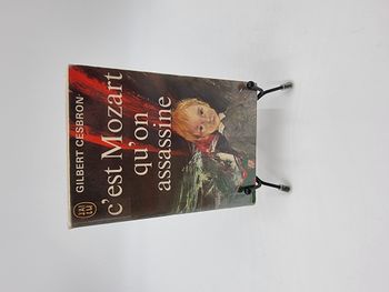 Livre C’est Mozart qu’on Assassine (Gilbert Cesbron)
