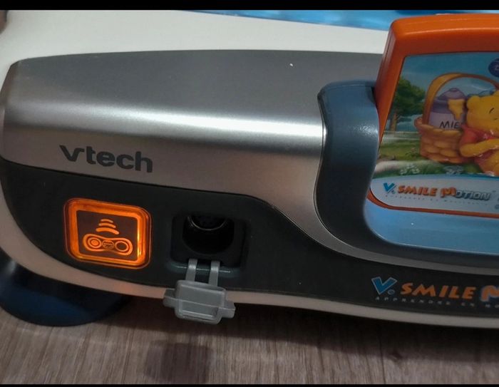 VTech Console enfant v smile motion avec manette et 1 jeu winny l'ourson et chargeur secteur - photo numéro 5