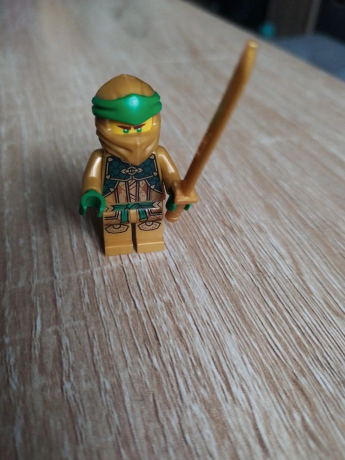 Lego ninjago minifig Llyod njo790 - photo numéro 2