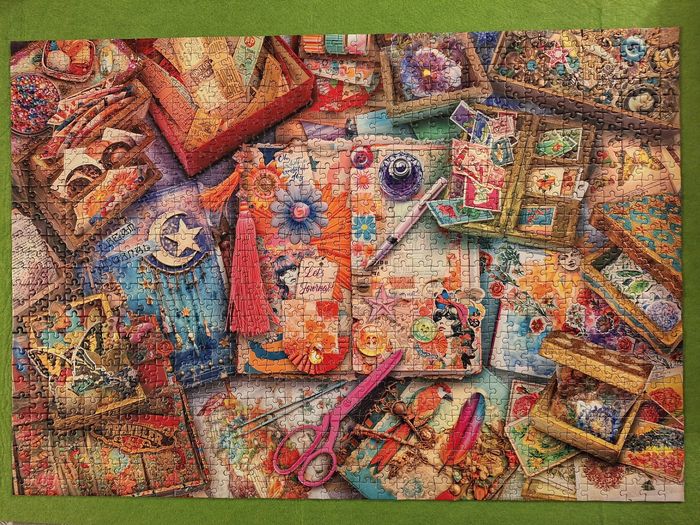 The junk journaler's desk. Puzzle 1000 pièces. Bluebird - photo numéro 2