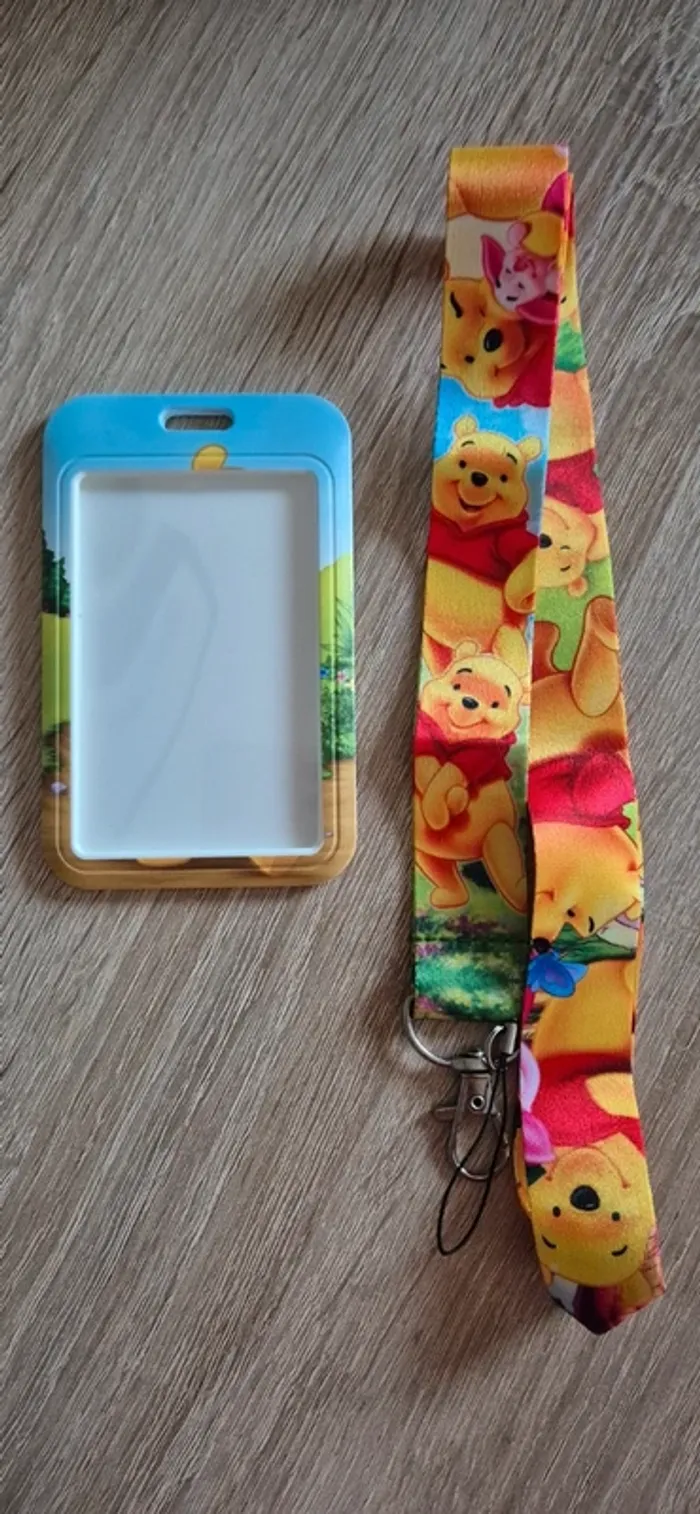 Porte carte d'identité Winnie l'ourson avec lanière fantaisie. - photo numéro 4