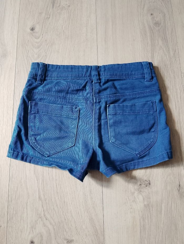 Short bleu Kiabi 8 ans - photo numéro 2