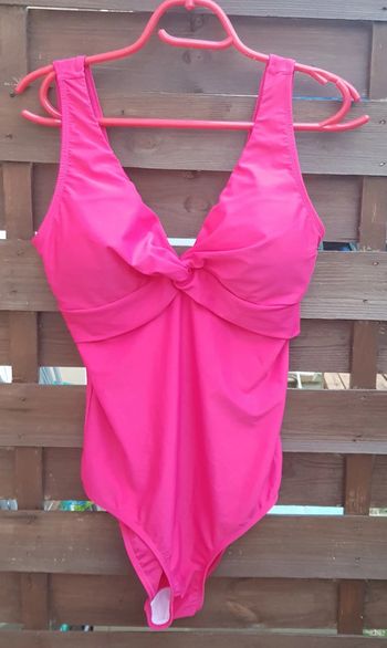 Maillot de bain rose une pièce