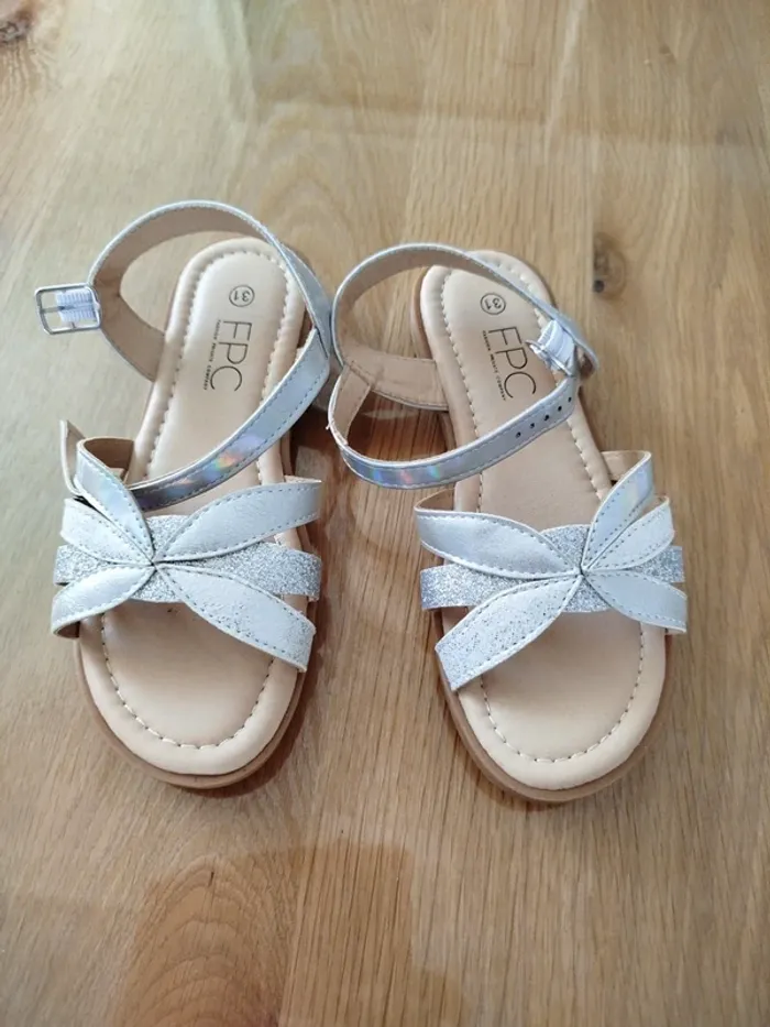 Sandales grises - photo numéro 2