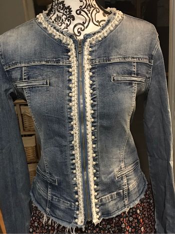Veste en jean. Taille 38