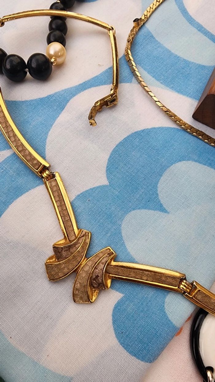 Joli collier doré années 80's