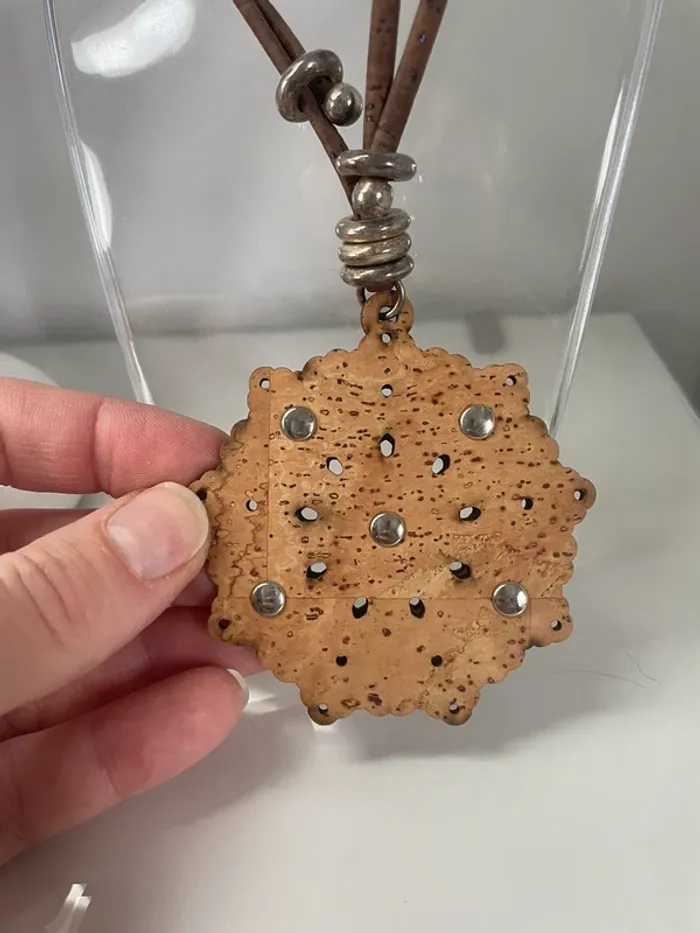 Collier en liège de Bruxelles - photo numéro 3