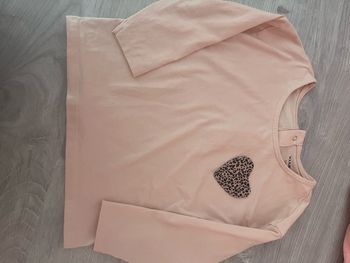 T-shirt rose pale avec dessin