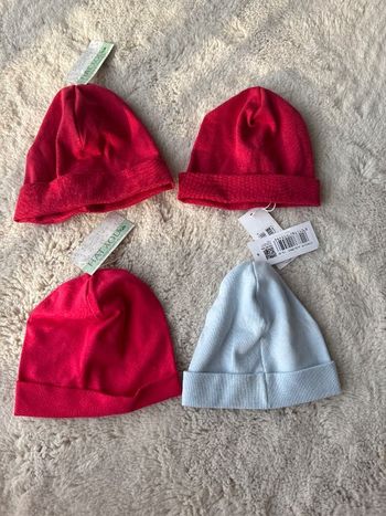 Bonnet de bébé - lot de 4 neuf avec étiquette - taille 46-50-54