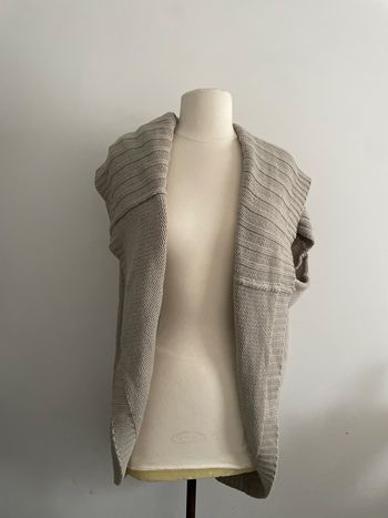 🌸Boléro /Cardigan sans manches en maille beige taille 42/44🌸