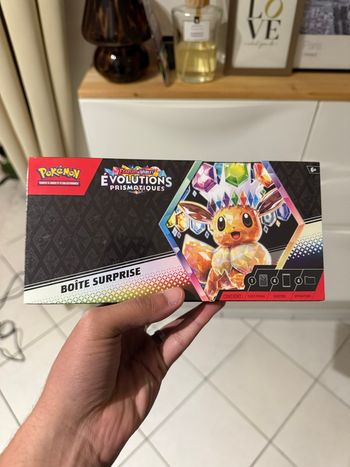 Pokémon boite surprise évolutions prismatiques - EV.8.5