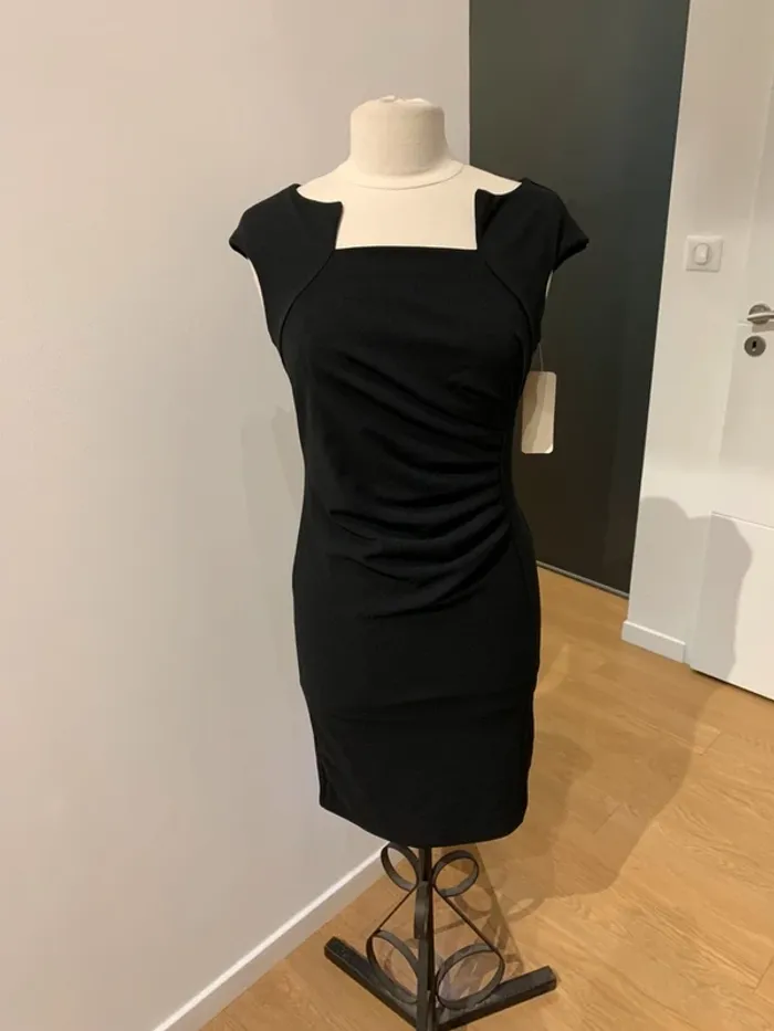 Magnifique Robe noire neuve 🌸 M 38 - photo numéro 3
