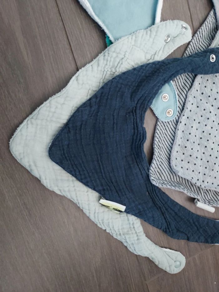 Lot 10 petits bavoirs - photo numéro 2