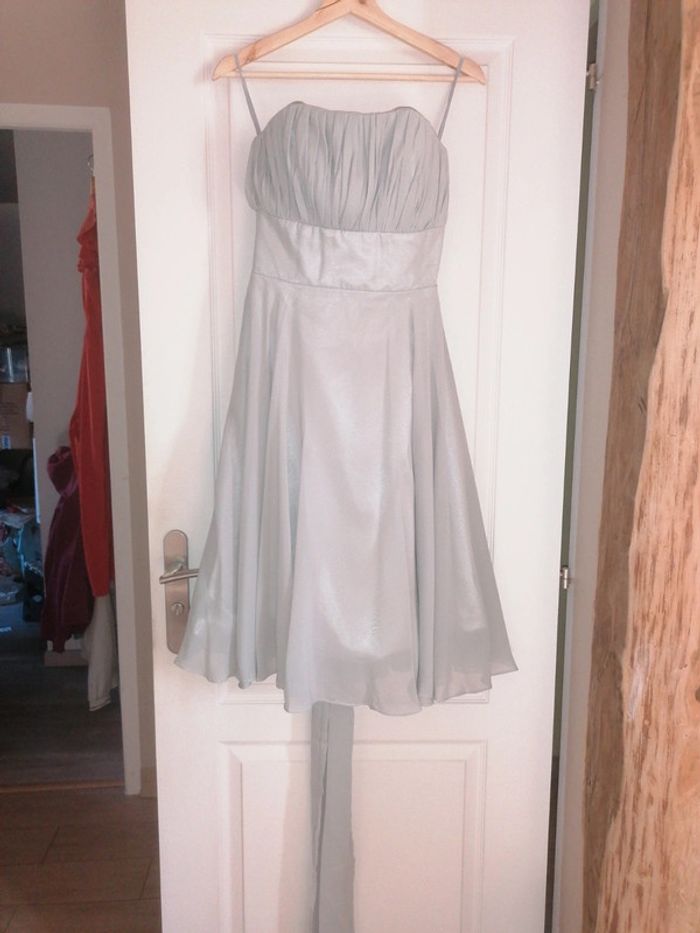 Robe cocktail gris clair